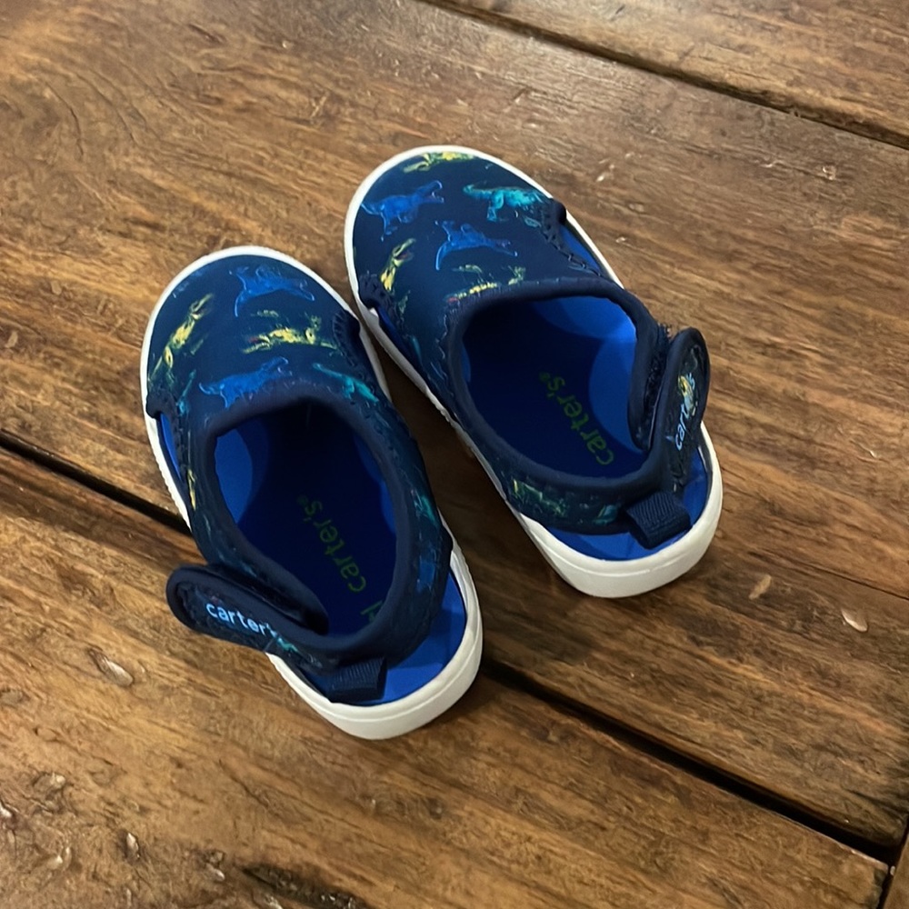 Carters Dinosaur Shoes Size 4 - Picture 3 of 4